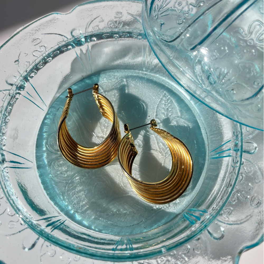 Gold toned 8banded hoop earrings